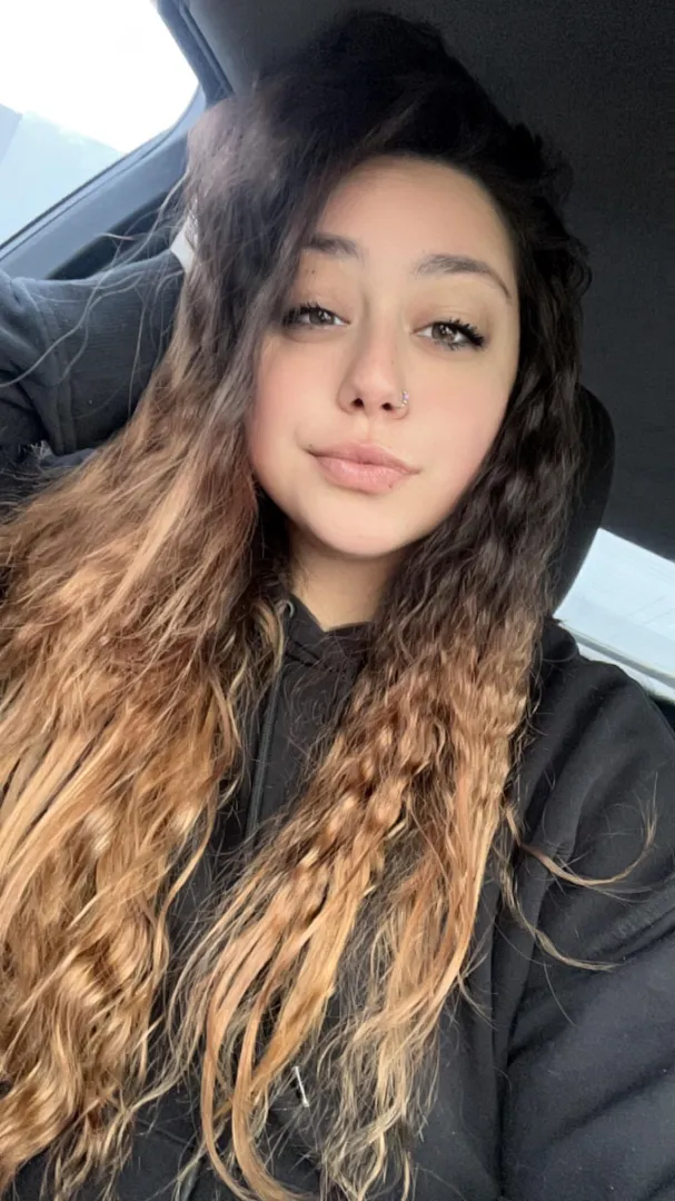 Love when my hair is wavy (: