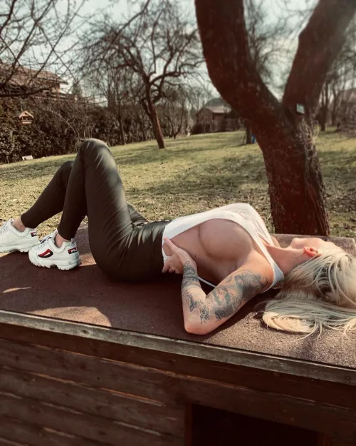 Lunch break in the park