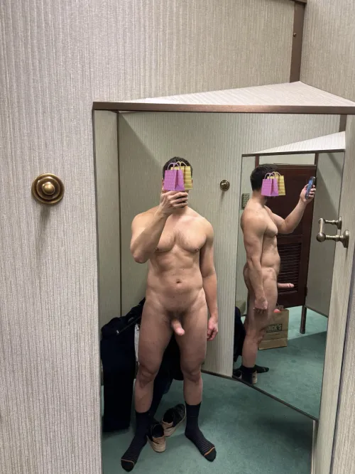 Lunchtime shopping. [44]