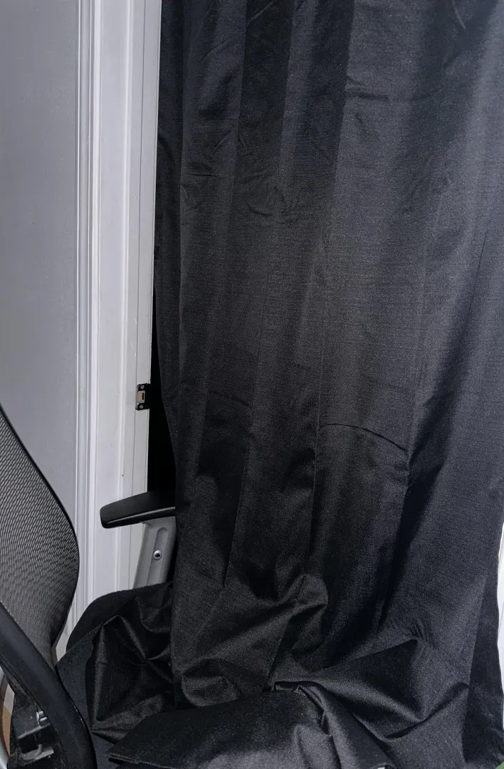 M 26 with a private sitting gloryhole. Im clean shaven no facial hair. Looking to sloppy throat dick and swallow your cum. Completely discrete. message and send dick pic, be clean.