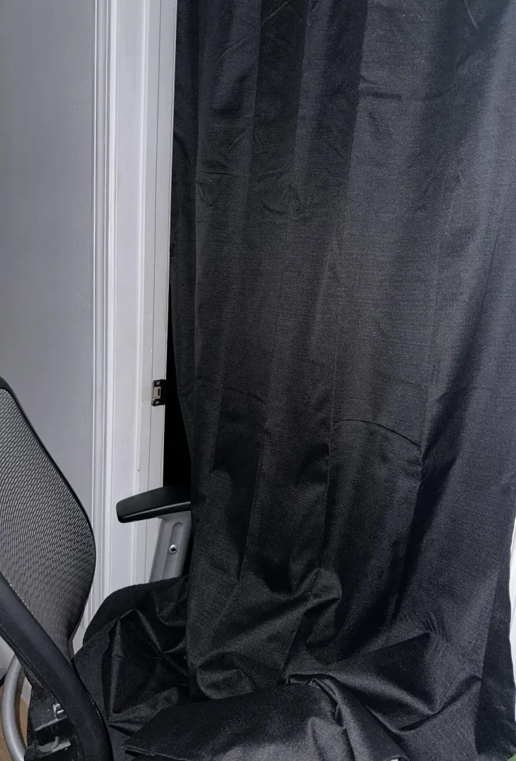 M 26 with a private sitting gloryhole looking for someone to use my throat. Im clean shaven no facial hair. Will sloppy throat and swallow your load. I keep it discrete, message and send  pic, be clean. Hairy guys to the front 