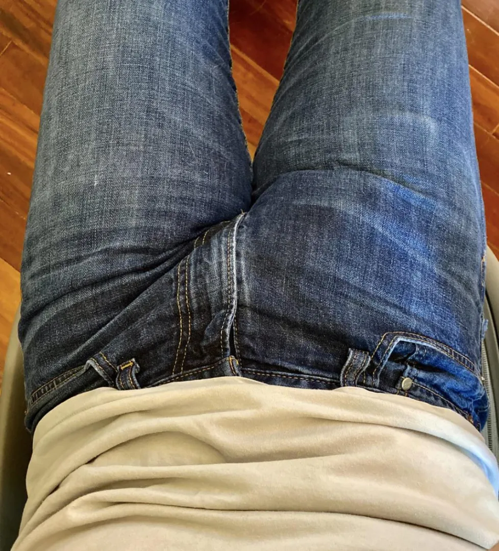 M 27 here From Kochi Residing in Bangalore. Looking for F for text and fun . 6 foot tall and brown.