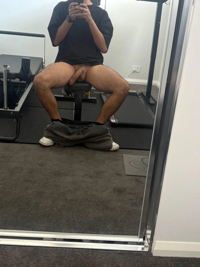 (M) looking for an ongoing Female play partner! Shoot me a DM if you're keen .