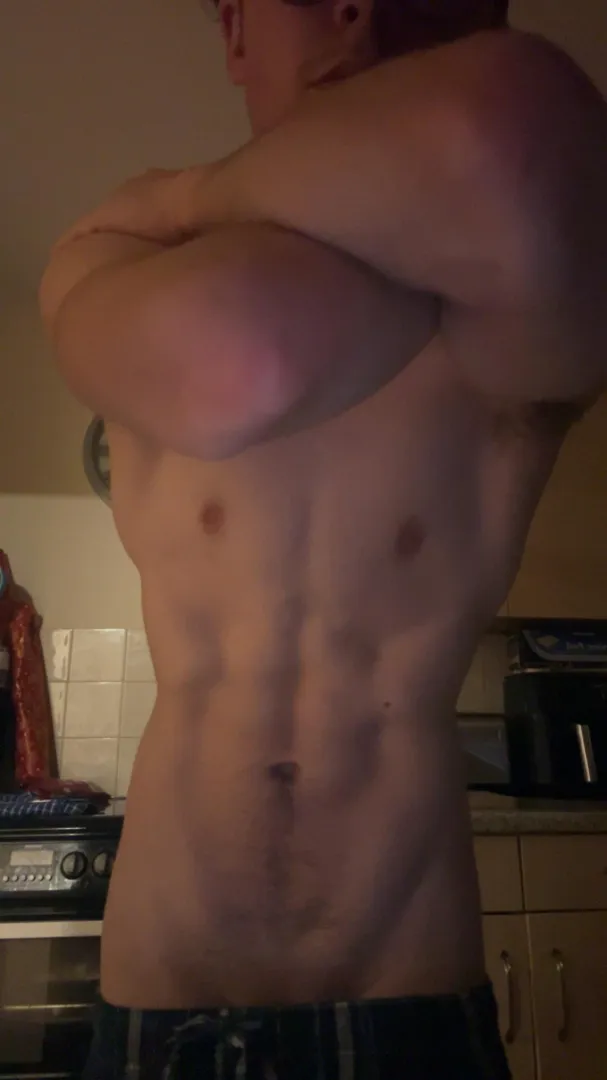 m18 looking for hung or fem, dm me for snap