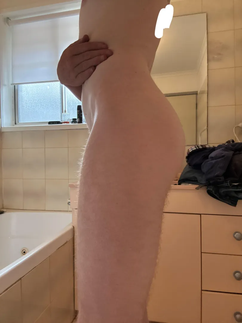 M21 bottom looking to suck off and possibly fuck ( Kew area can travel)