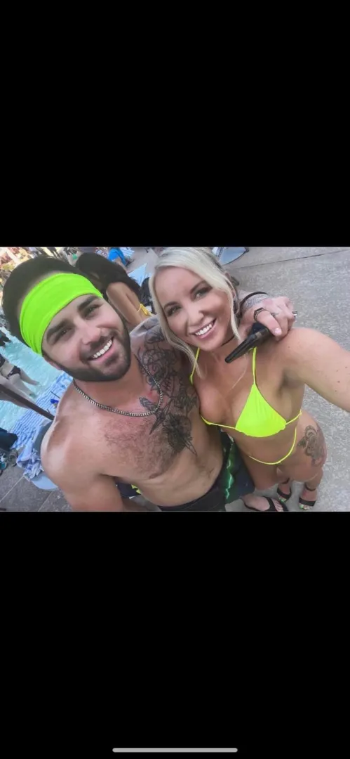 m33 F31 Looking for a couple that’s down to meet up right now and have some wild fun