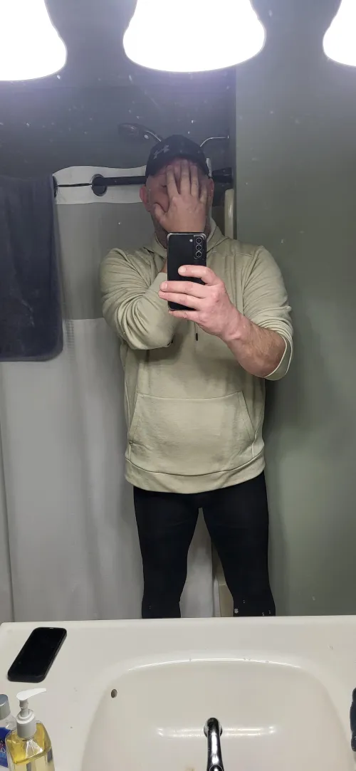 M45 Any f or couples want to meet for a drink and apps? Or go shopping together if you don't mind my compression pants.