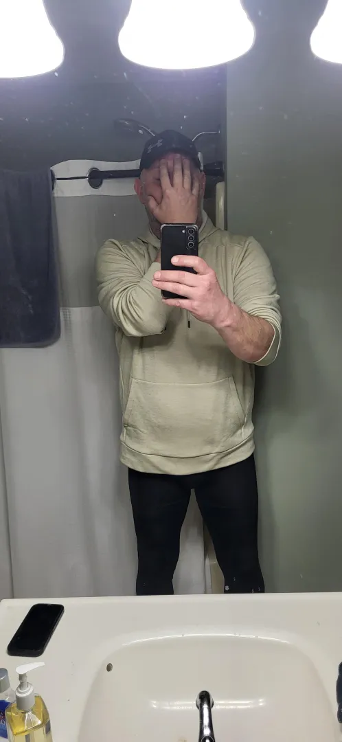 M45 Any f or couples want to meet for a drink and apps? Or go shopping together if you don't mind my compression pants.