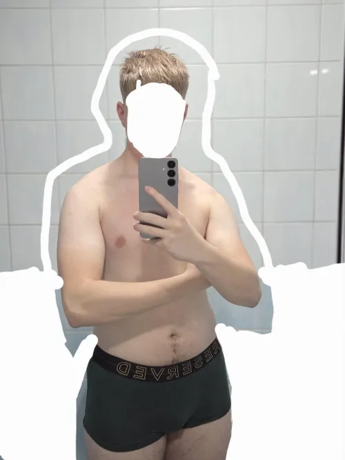 [M4F] I'm willing to travel inside Europe, Croatian, 20 yrs old, looking for a woman to make a porno with POV style (can film also up to neck or lips height if asked for privacy reasons)