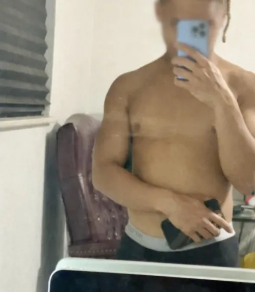 [M4FM]M27 looking to have fun great time with a couple that wants it