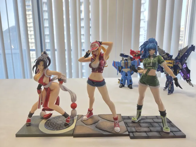 Mai, Cutie Terry and Leona. The holy trinity of KOF ponytail women