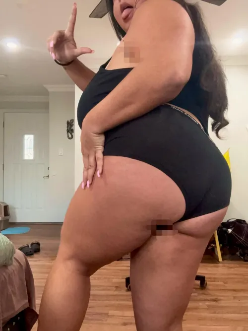 making myself cozy in ur wallet