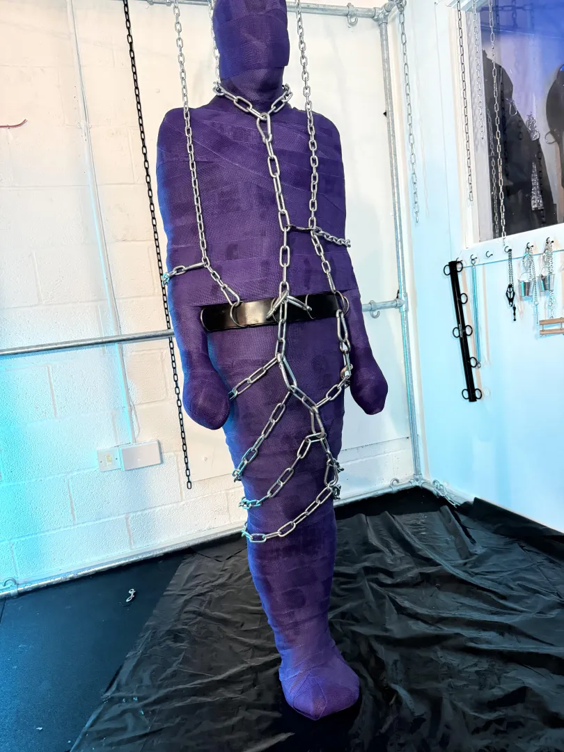 Making this full body fibre cast mummy was so much fun!