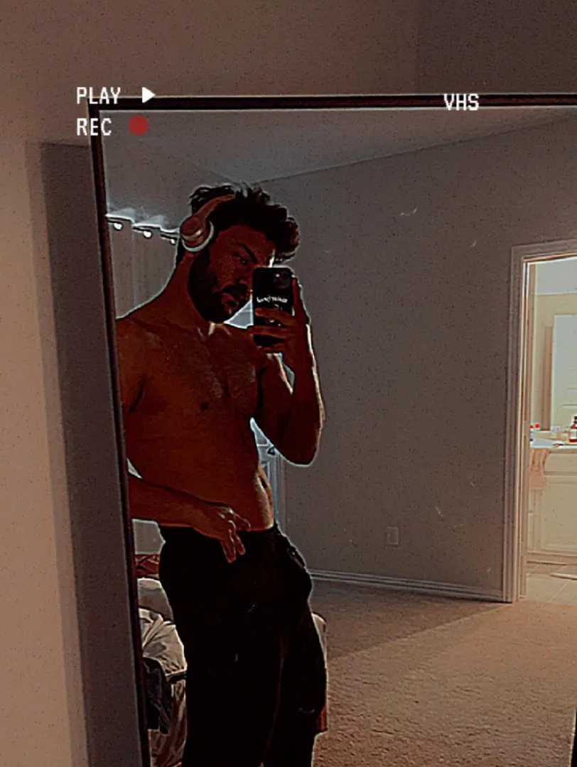 [Male] [27] [Sacramento] Will be in sacramento for 2 days. Looking to have some fun. Can host.