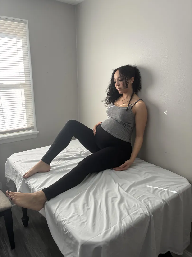 Marie swallowed a leprechaun {f}