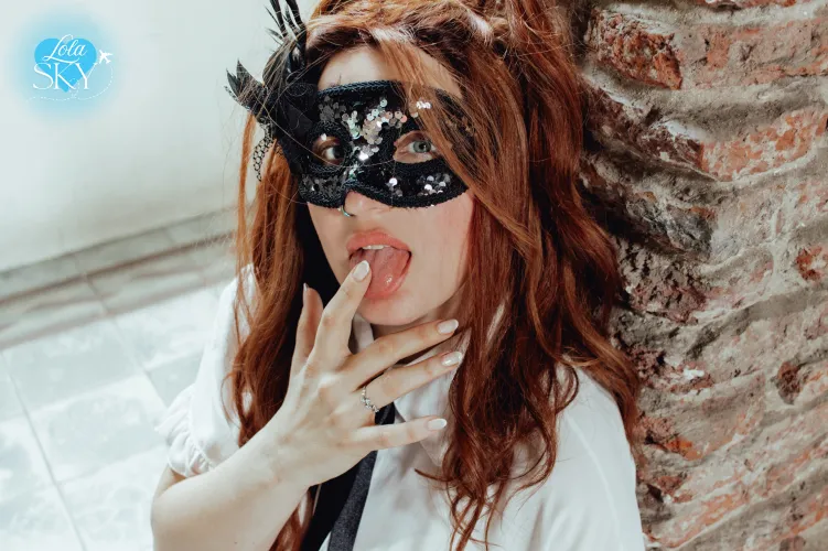 Married. High-class. And dripping for strangers on the internet. Welcome to my world.