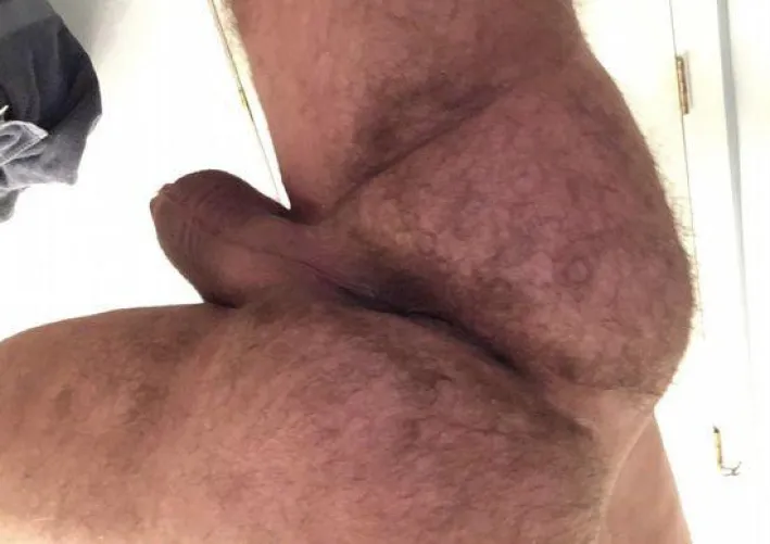 Masc married looking for tops to fuck me on phone