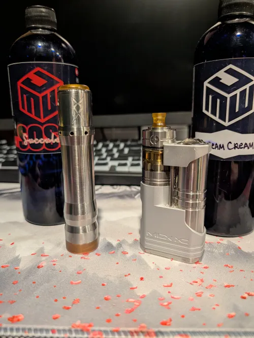 Matchy matchy setups on the desk today.