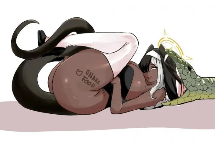 Me posing for my live stream before the snakes starts enjoying its meal~