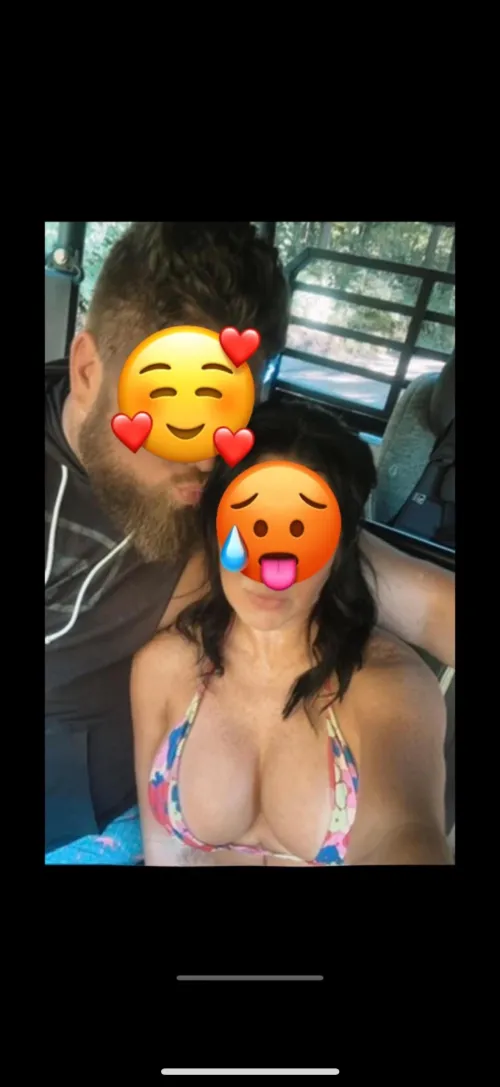 [MF4MF] near Tampa, late 30s looking for a couple with similar interest in 40s or 50s we love the beach, boating, outdoors and sports. Send us a dm