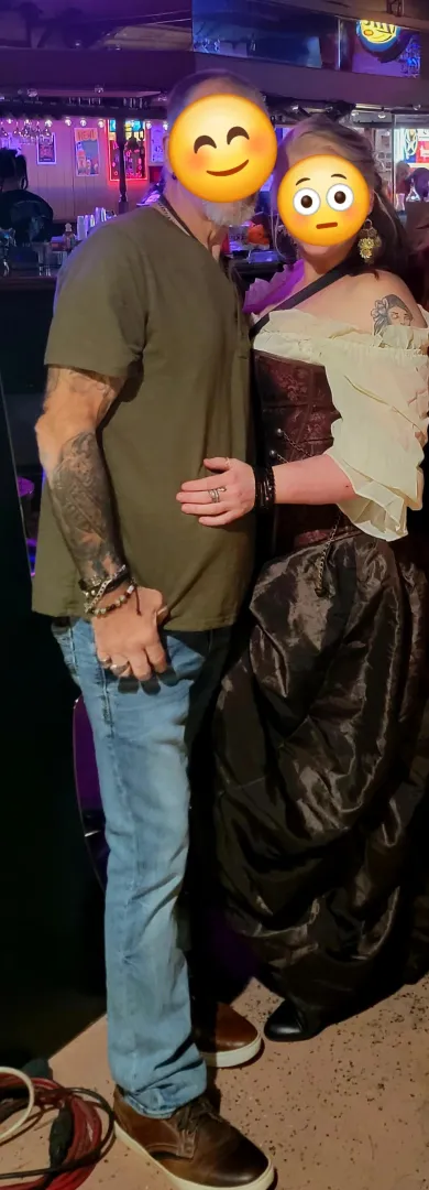 MF4MF or F.... READ POST..we are hosting NOW.. Fuck this rain lets stay dry .. mostly. .. the hot tub is 104° and under cover...