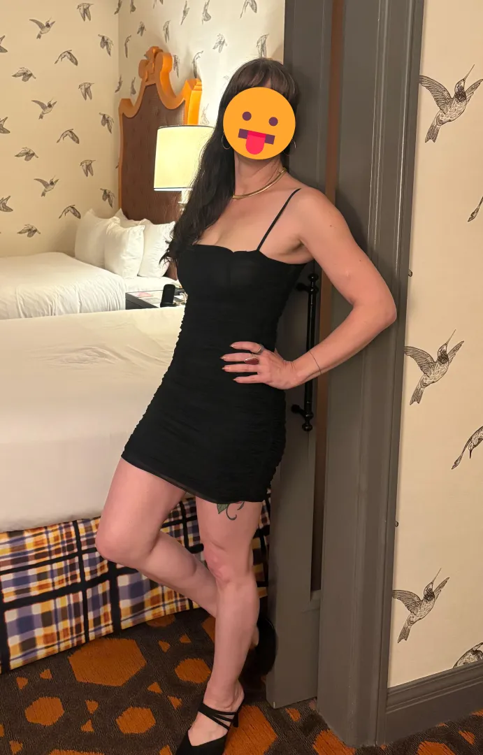[MF4MF/F] Privata 2/21 Mardi Gras - wife's very first time trying anything, say hi