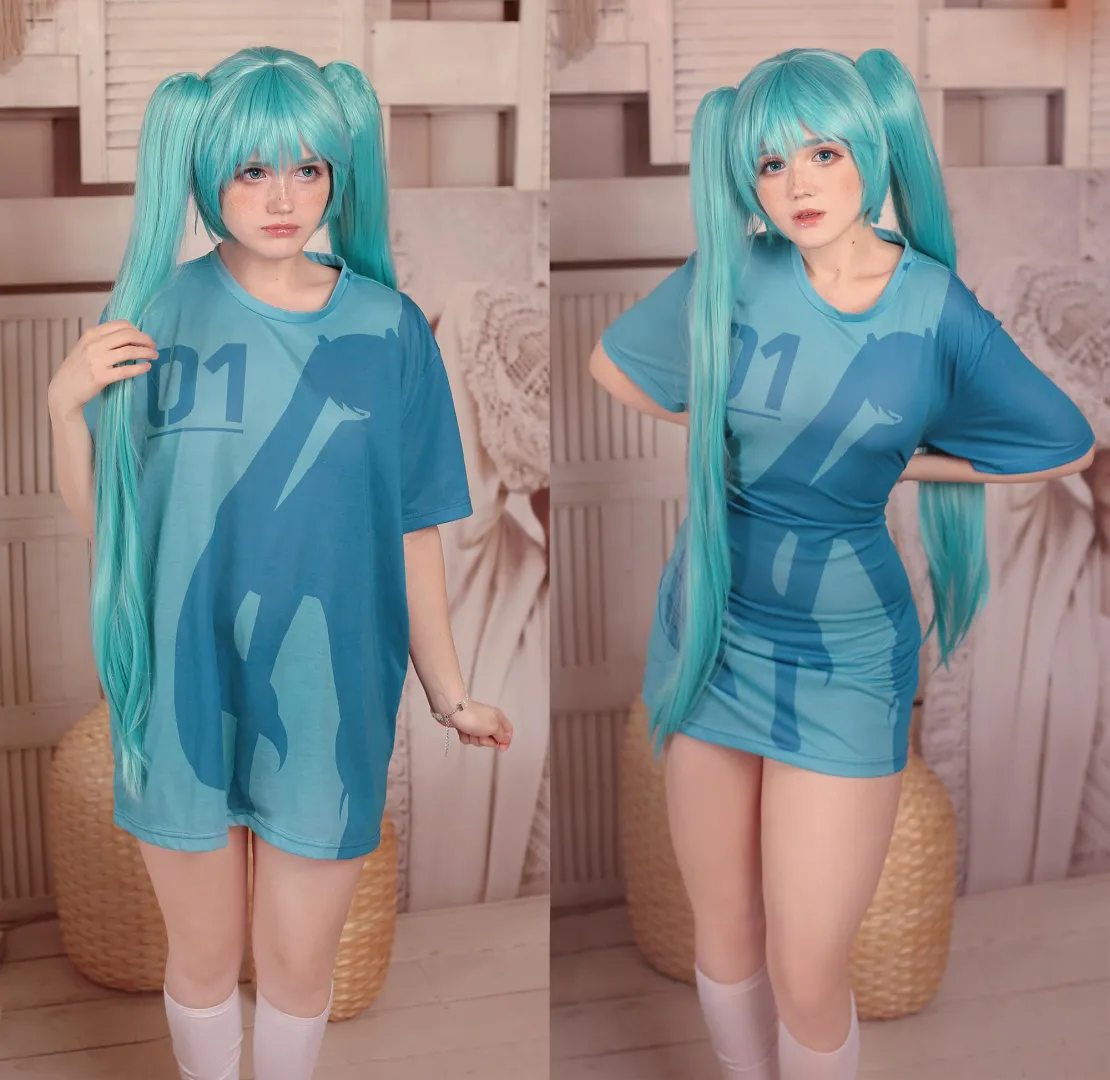 Miku Hatsune cosplay by Neyrodesu
