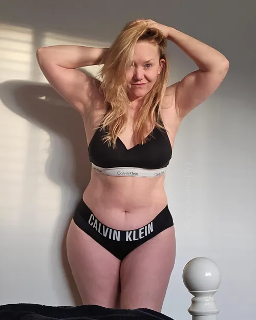 Milfs! For when experience matters [F52]