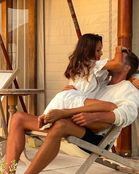 M][M][F] looking for [F] only – Hyderabad