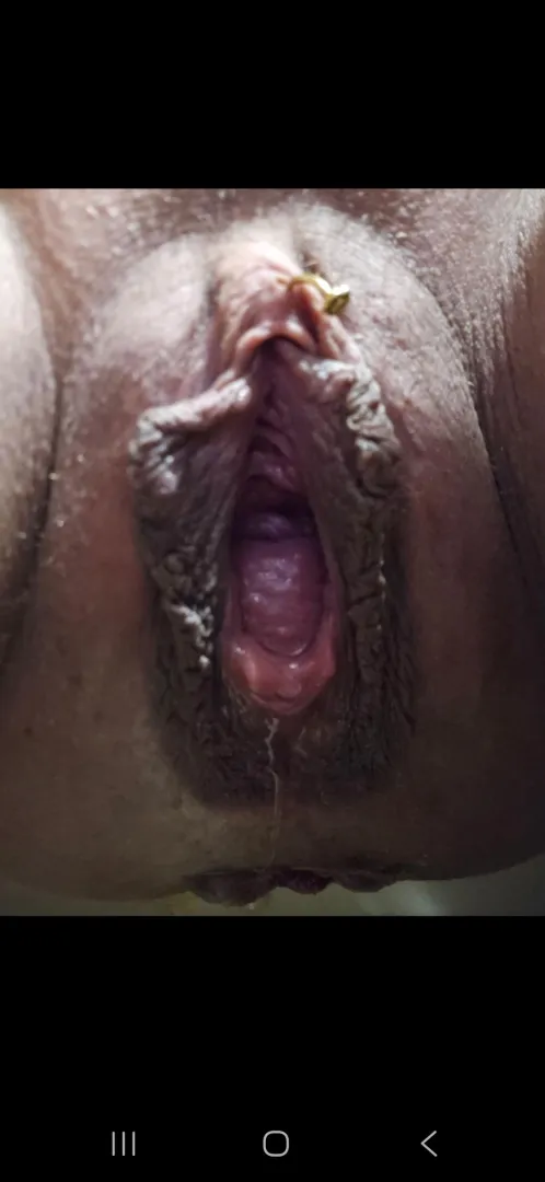 Mommy's big bucket pussy gaping 29f