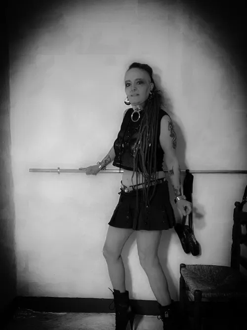 Monochrome discipline.The higher the heel,the closer to dominance. My ballet boots never miss.