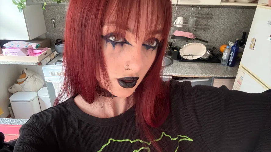 Mood activated, need someone who can host lol lnstgrm: //lunaromes,.