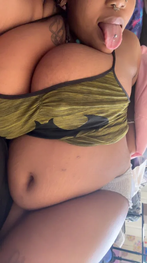 Morning bed selfie ☀️ (25F t12 sci)