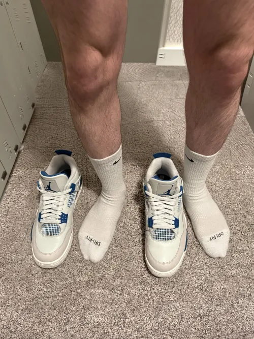 Morning lift in my Military Blue 4’s