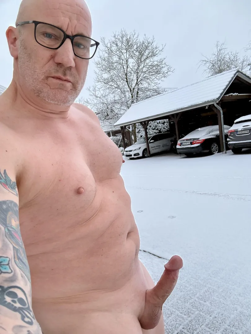 Morning wood at my frontdoor for my neighbours