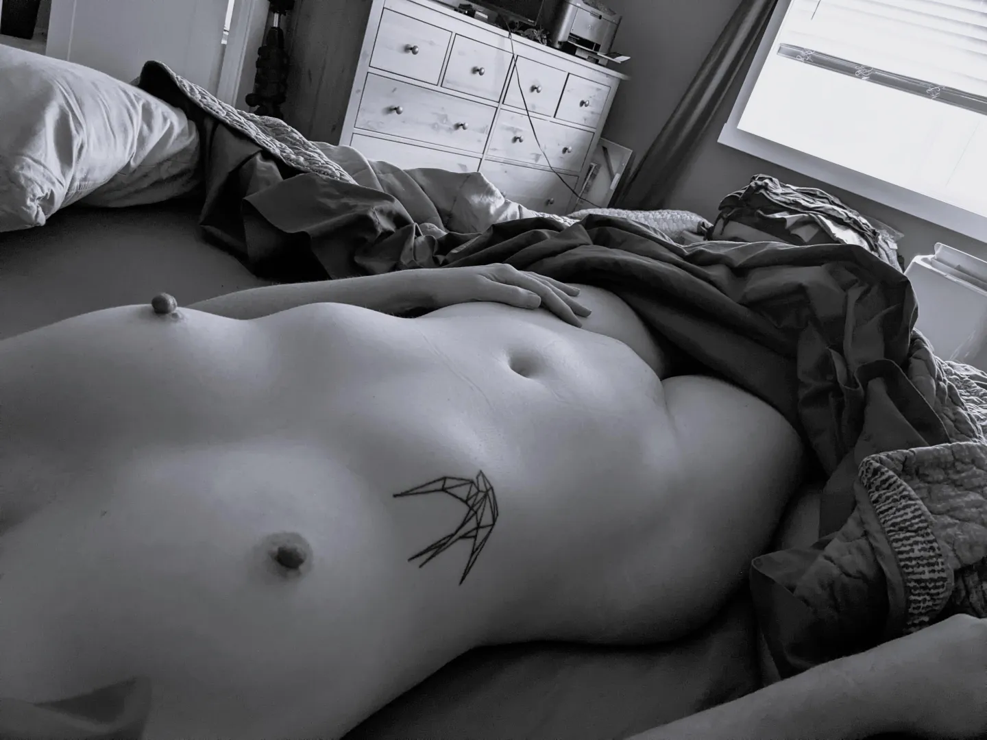 Mound in sexy black and white.