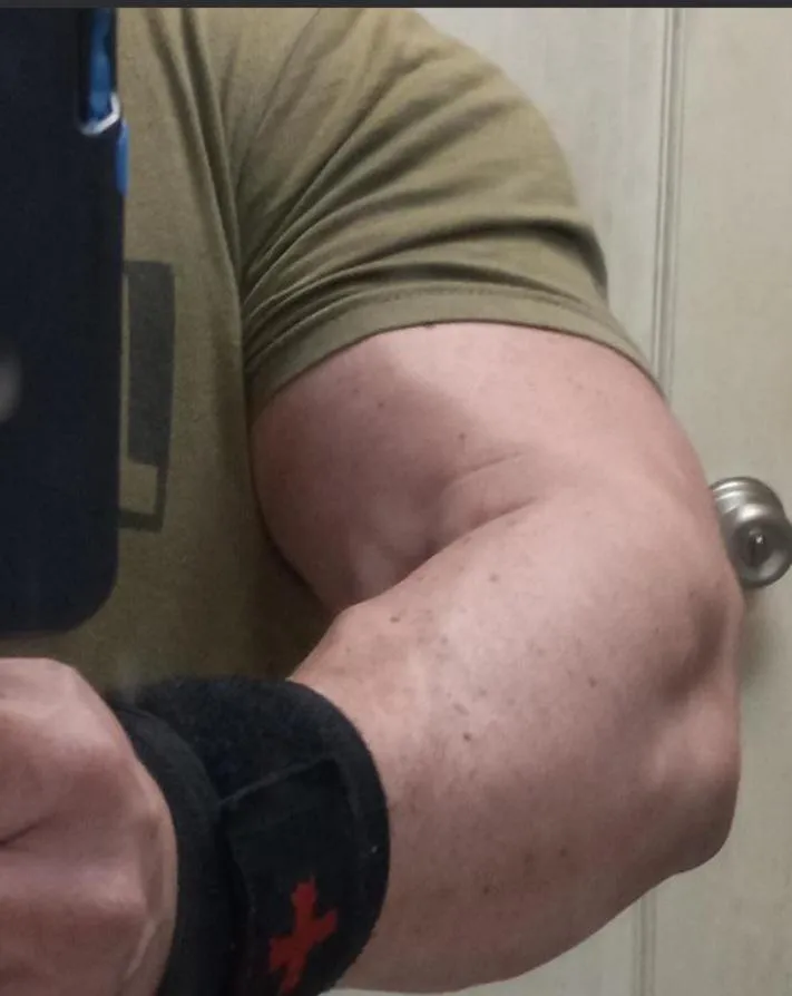 Muscle massage Giver m4m 45 Staten Island