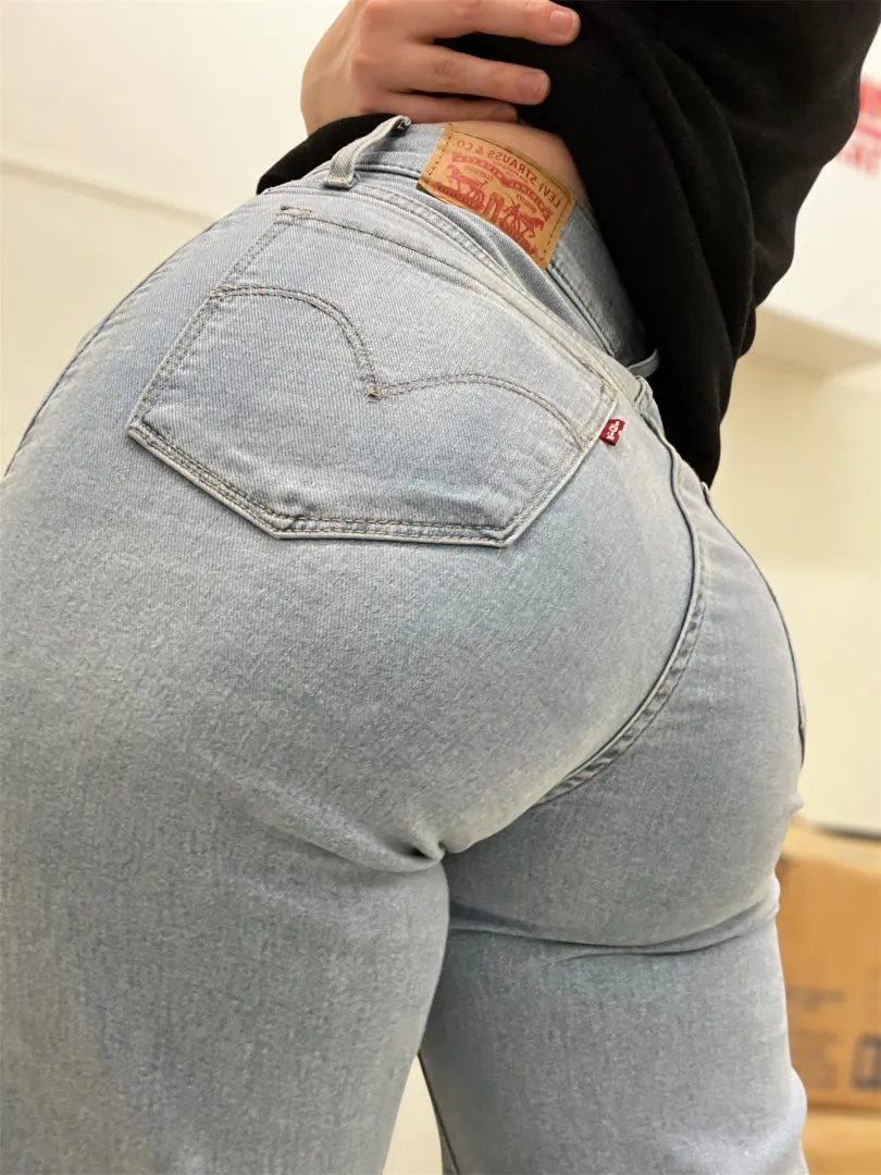 My Ass is perfect in these Jeans☺️