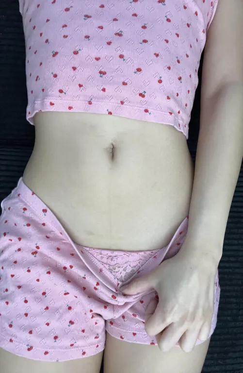 My belly button will catch your eye even if you’re just walking by