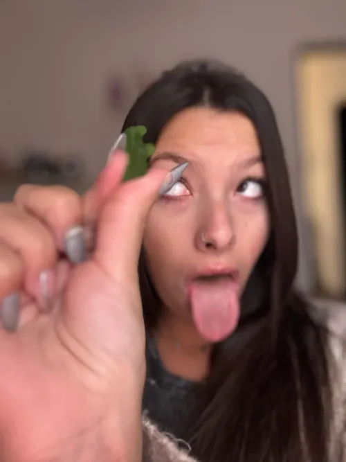 My belly makes a noise of hunger when I see you