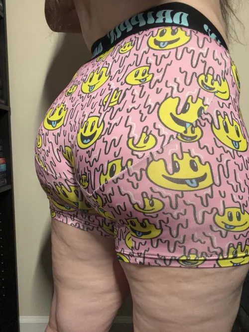 My booty is phat in these boxers