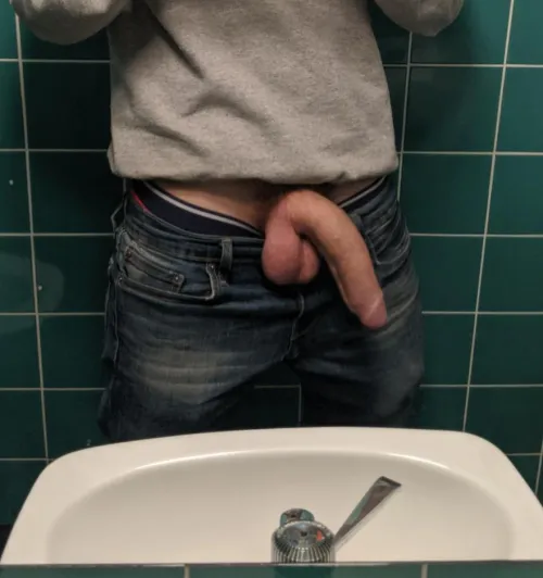 My brother is apparently bigger so need an ego boost lmao