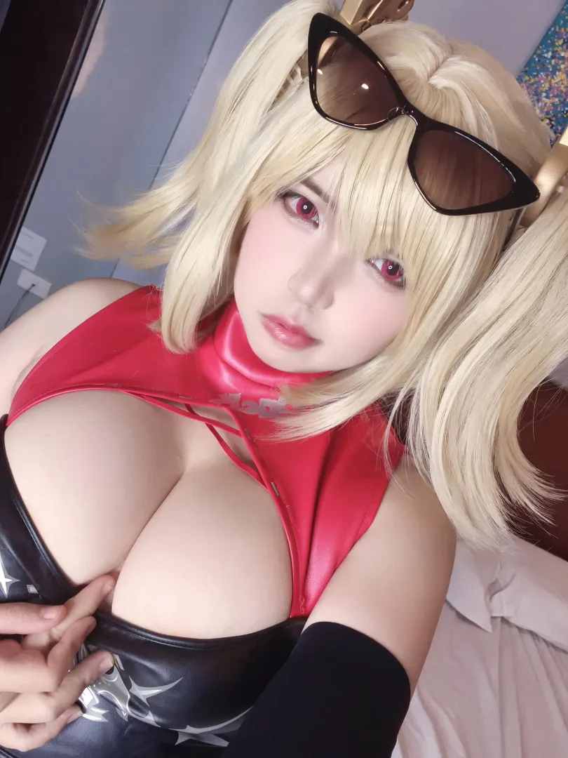 My Burnice Cosplay (AkemiMikaido)