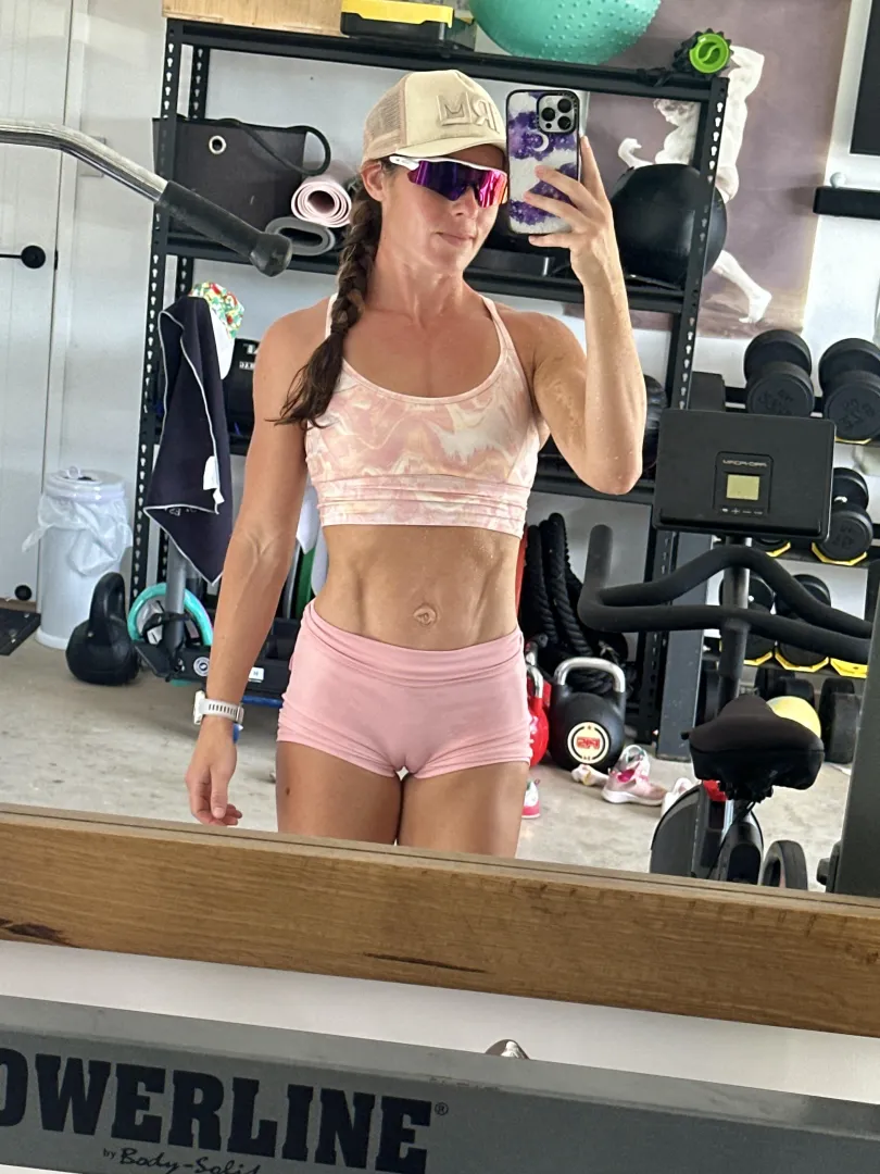 My cameltoe looks so good, you’ll have to taste it