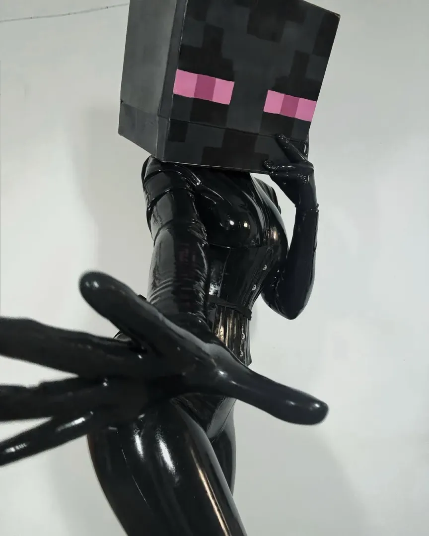 My Enderman cosplay (Aloeveraiskwaii)