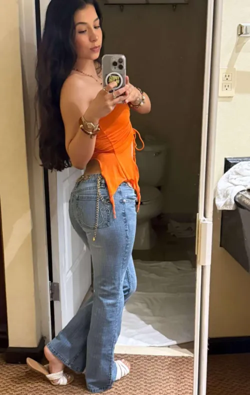 My fav low rise jeans ! I love wearing tops that expose my back while wearing these