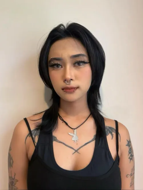 My first post here! hey everyone :)