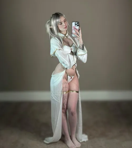 my Frieren cosplay with a cute smile :3