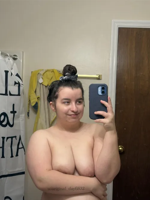 My hairbun gets messy, just like me