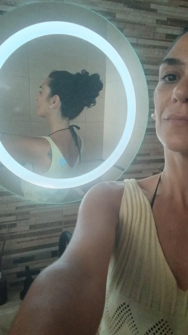 My hairbun ln the mirror